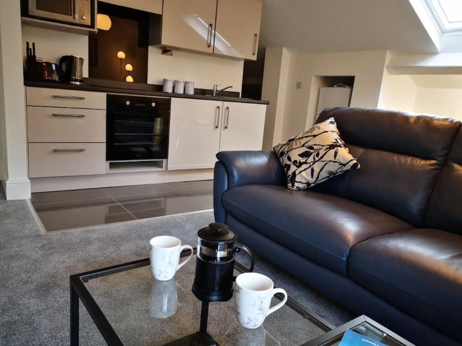 Welcoming Luxury In A Grade II Listed Building Apartment Chester Luaran gambar