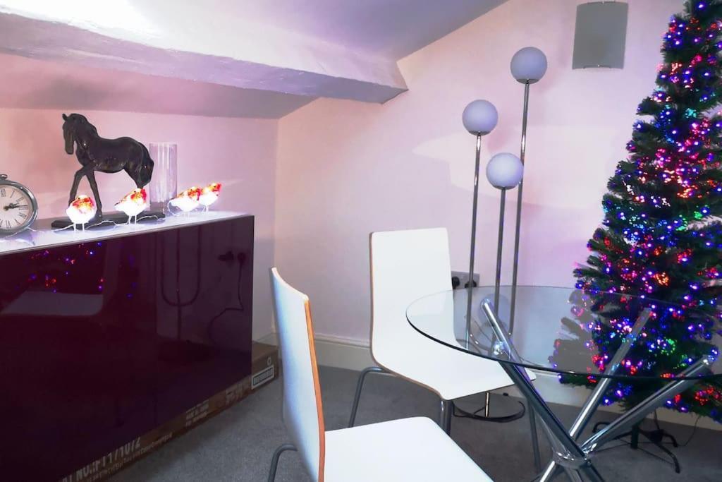 Welcoming Luxury In A Grade II Listed Building Apartment Chester Luaran gambar