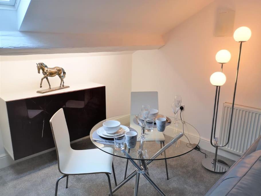 Welcoming Luxury In A Grade II Listed Building Apartment Chester Luaran gambar